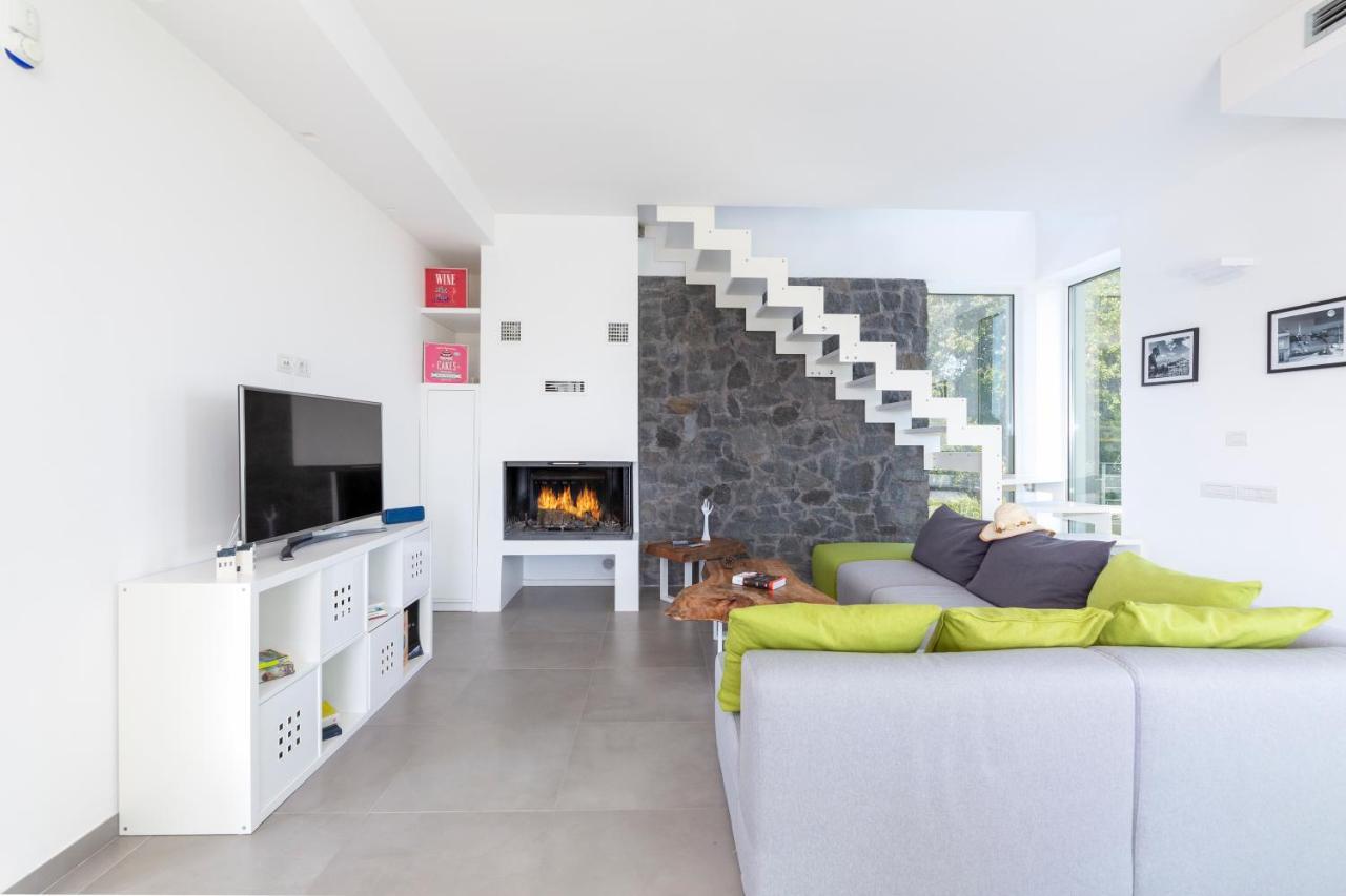 Design Villa In Piedimonte Etneo Exterior photo